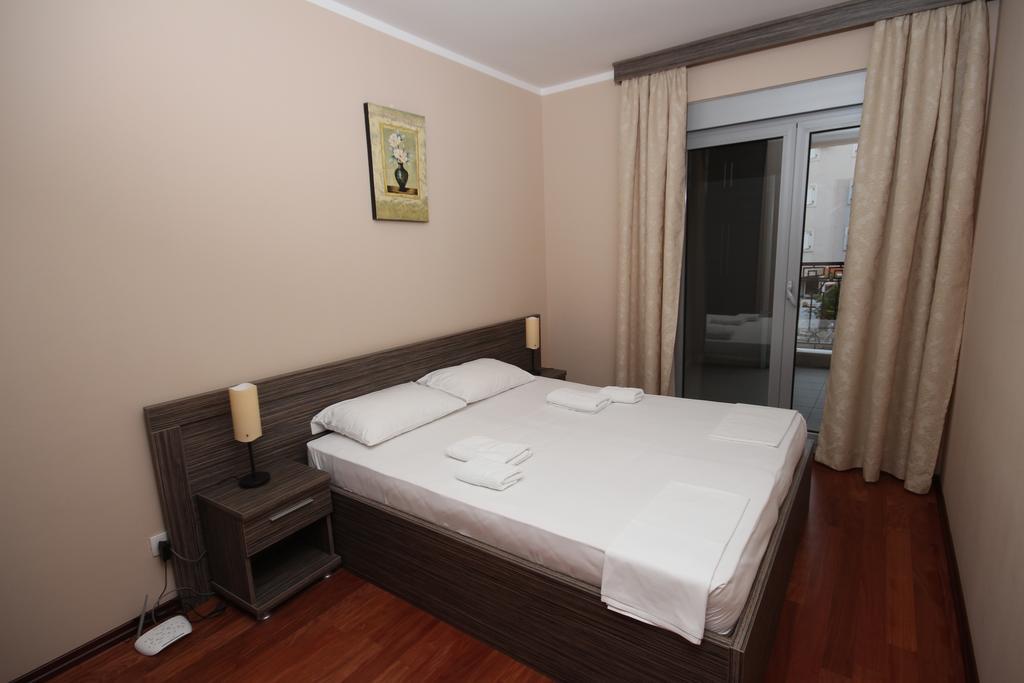 Apartments Oaza 2 Petrovac Екстер'єр фото