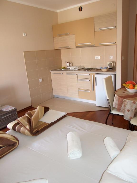 Apartments Oaza 2 Petrovac Екстер'єр фото